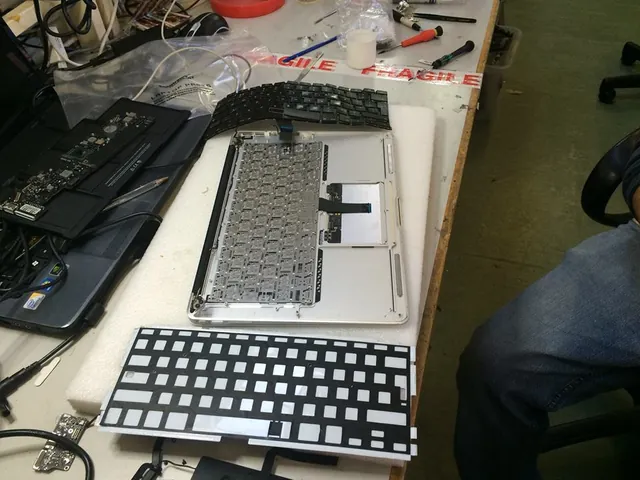 Mid 2011 MacBook Air A1369 Keyboard Replacement