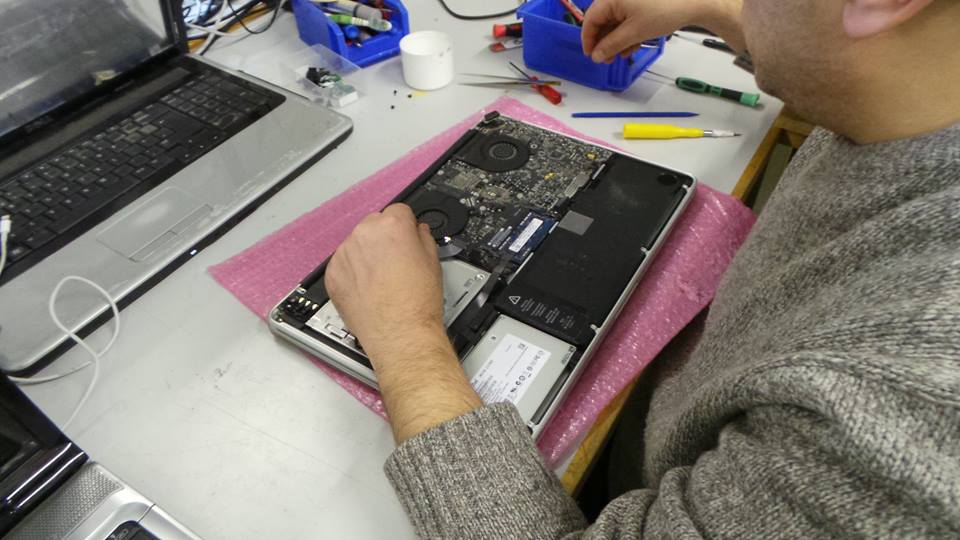 Apple MacBook Pro A1286 Repair