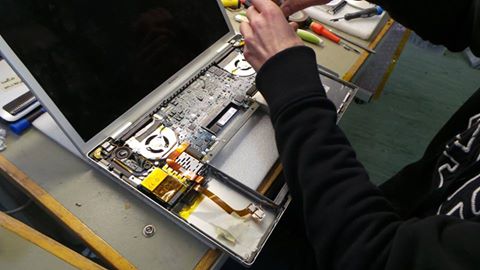 MacBook Pro A1226 Logic Board Replacement MacBook Pro A1226 Logic Board Replacement