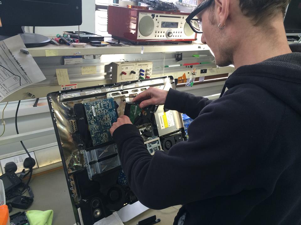 Apple iMac A1225 Hard Drive Upgrade Apple iMac A1225 Hard Drive Upgrade