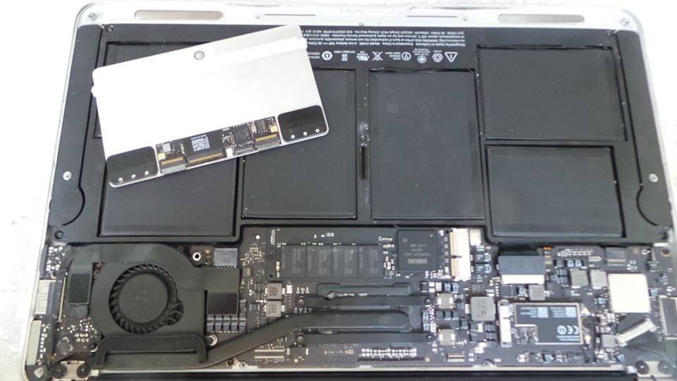 MacBook Air (11-inch, Mid 2013) A1465 Logic Board Repair