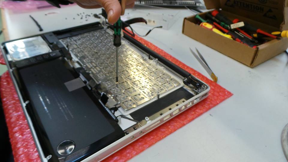 London MacBook Pro A1286 Keyboard Replacement