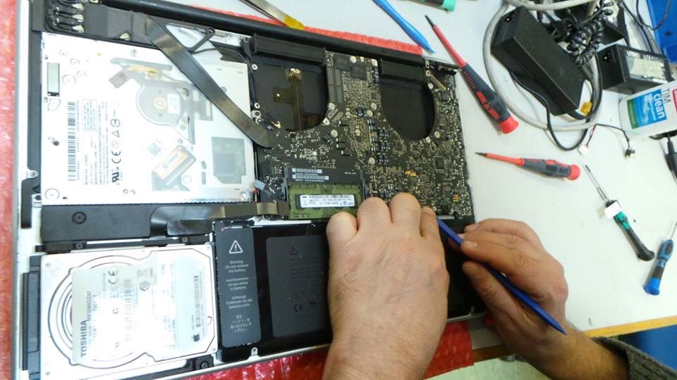 London MacBook Pro A1286 (MC721LL/A) Keyboard Replacement London MacBook Pro A1286 (MC721LL/A) Keyboard Replacement