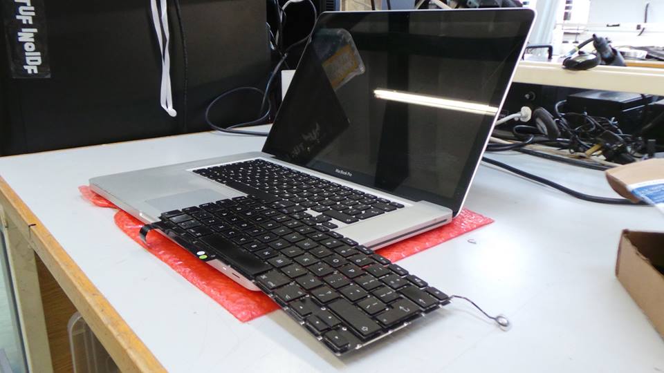 15-inch MacBook Pro A1286 Early 2011 Keyboard Replacement 15-inch MacBook Pro A1286 Early 2011 Keyboard Replacement