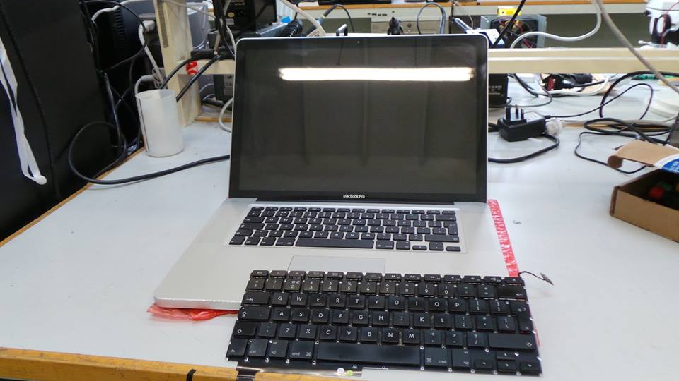 Apple 15-inch MacBook Pro A1286 Keyboard Replacement Apple 15-inch MacBook Pro A1286 Keyboard Replacement