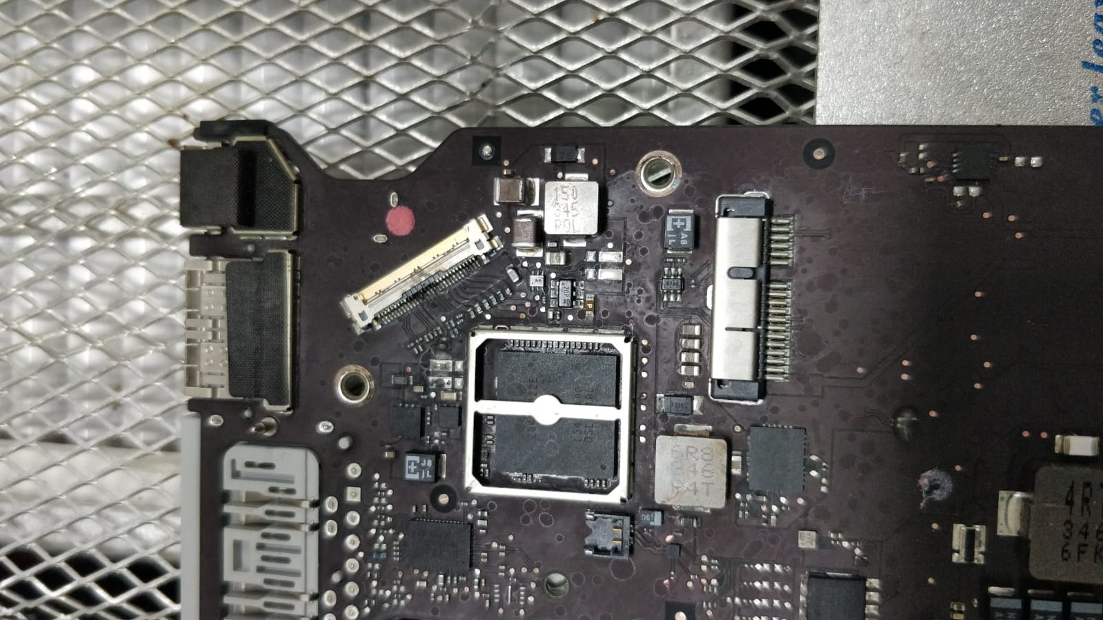 Apple MacBook Air (13-inch, Mid 2013) A1466 Logic Board Repair Apple MacBook Air (13-inch, Mid 2013) A1466 Logic Board Repair